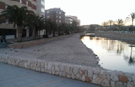 Passeig Maritim Apartment - Photo 75