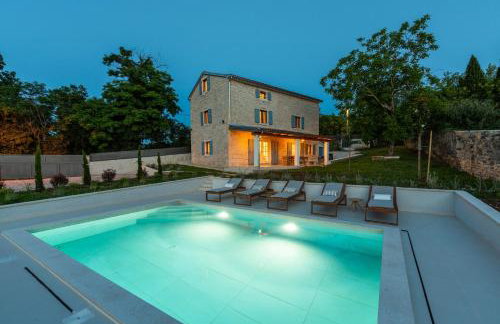 Villa Heureka-amazing heated pool and sauna - Foto 1