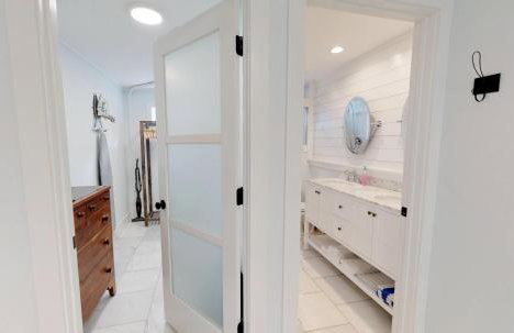 Romantic Secret Garden - Marble Floors & Bath DT Just 2 Blocks Beach Only 3 Miles - Foto 21