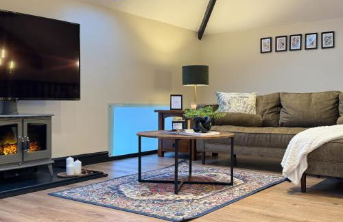 Converted Welsh Sunday School with Sea View & Garden on Anglesey - Dog Friendly - Photo 22