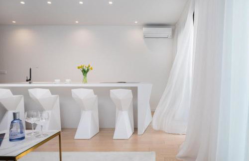 New LUXURY apartment with sea view and PRIVATE heated pool, 50m from the beach - Foto 53