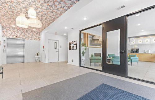 Luxury 1BD Gym Rooftop Street Parking by DT UMN - Foto 44