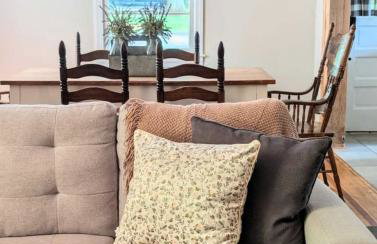 Redwing Farm Cottage - Mountain Views and Firepit! - Foto 50