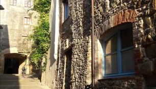 BAIX EMPORDÀ. Increíble casa en pueblo medieval - Foto 2