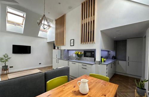 The garden house, separate entrance, free parking - Foto 8