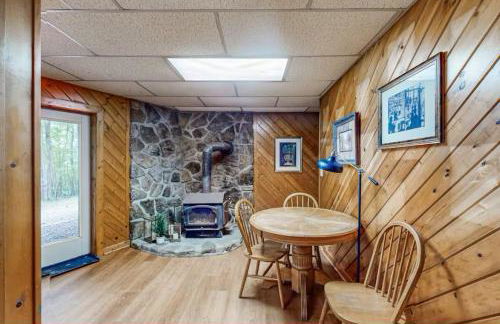 Cozy Log Cabin Near Ski Area and Lake including Hot Tub - Foto 30