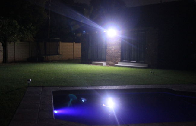 Chic & Serene 1-Bed Haven in Roodepoort - Photo 34