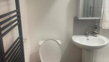 studio apartment with small kitchen and bathroom - Foto 5