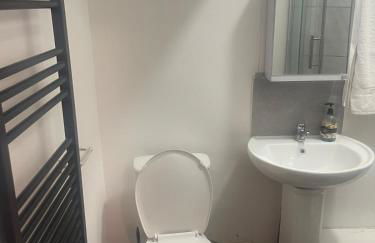 studio apartment with small kitchen and bathroom - Foto 5