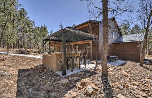 3 Mi to Rainbow Lake Home with Hot Tub and Deck - Foto 29