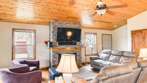 6 Mi to Dtwn Pella Riverfront Cabin with Game Room! - Foto 5