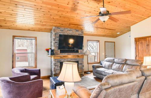 6 Mi to Dtwn Pella Riverfront Cabin with Game Room! - Foto 5