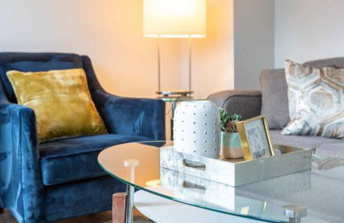 Entire Apt Downtown Seaport with Pool - Photo 5