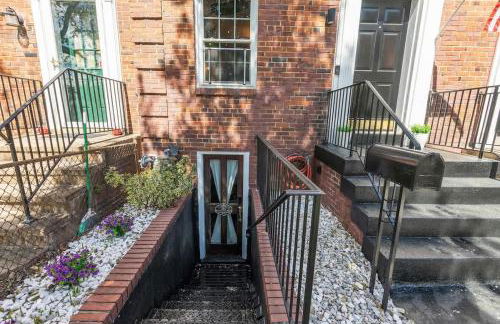 Sojourn Old Town Perfection with Fire Pit and Parking - Foto 20