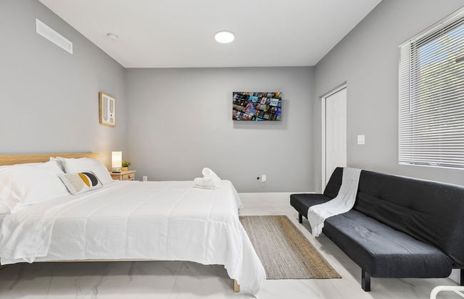 Charming Studio 5 Minutes From Wynwood - Photo 1