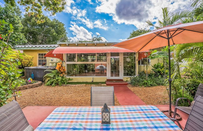 Beautiful Comfy Home With Private Hot Tub Close To Beach 2 Bedroom Home by RedAwning - Foto 26