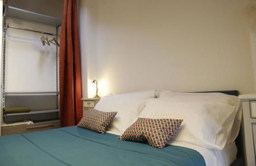 Midnight blues for 3 people near the airport - Foto 1