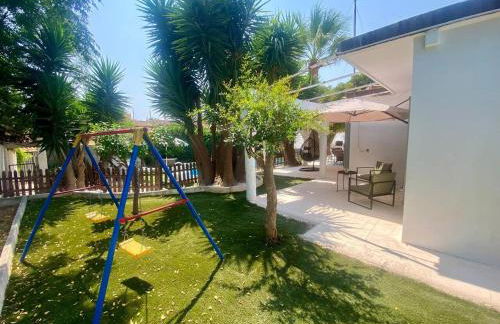 Mediterranean Villa - Private Pool , Garden & BBQ - Photo 22