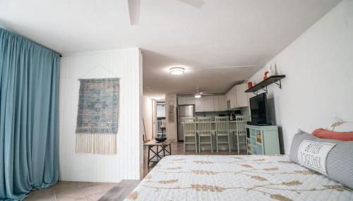 Beach & Country Beachfront Studio - Photo 1