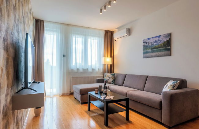 TESLA Residence Subotica - Photo 31