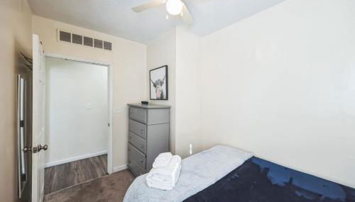 Charming Getaway on Ash St- Minutes from Cinci - Foto 4