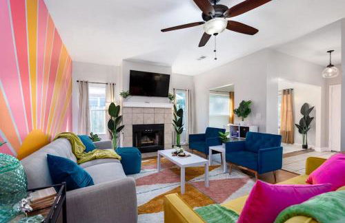 Your UF Getaway: 1 Block from Campus - 4 BD Haven - Foto 11