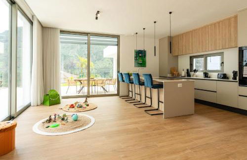 Elysium São Vicente - Designer Villa with Ocean View, Heated Pool, Jacuzzi & Sauna - Foto 63