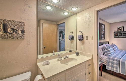 Mount Ida Condo with Balcony and Resort Amenities - Foto 13