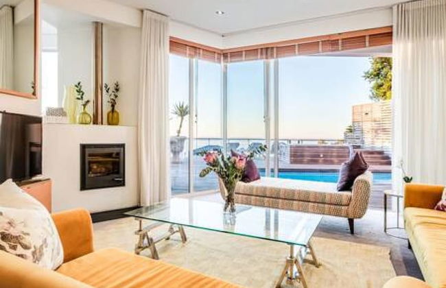 Immaculate Camps Bay Villa w Jacuzzi Views Pool Villa Grenache - Photo 24