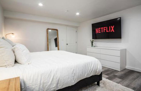 8 Beds 2 Full Kitchens Fenced HUGE Yard & Parks! - Foto 20