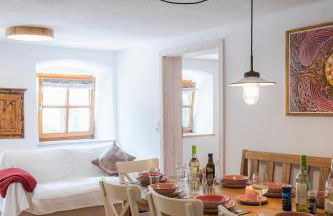 Gehobenes Ambiente in historischer Wohnung - Photo 4