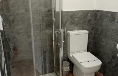 Private Couples hideaway with hot tub - Photo 18