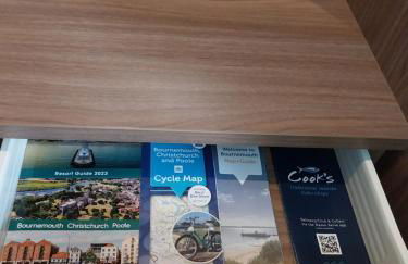 Family breaks at Rockley Park with Prosecco and a box of chocolates on arrival - Photo 18