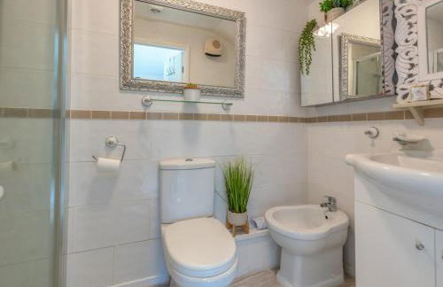 Charming 17th Cent Secluded Country Cottage Garden - Pass the Keys - Photo 30