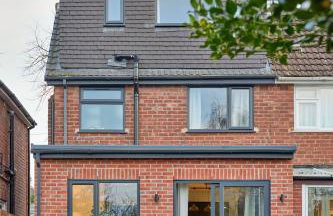 Beautiful 4 Bedroom - Close to QE Hospital & Uni - Photo 11