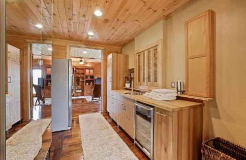 One Of A Kind Home in VA Wine Country on 50 acres - Foto 23