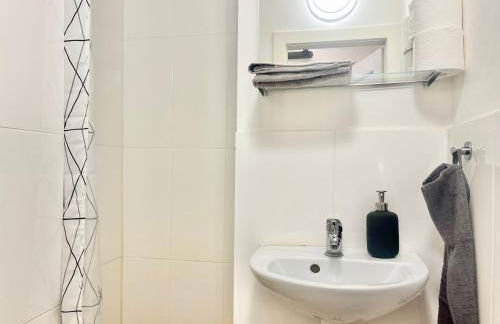 Banksy Apartment - Art & Fun mit 2 Balkonen - 6 Betten - Foto 14