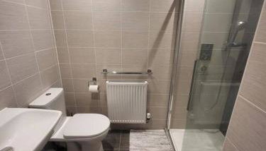 Moorgreen - Photo 5, towels, Shower