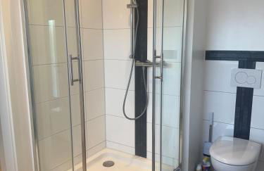 Dachgeschosswohnung Benther Berg, Contactless Check-in, free parking, Vollsaniert und Renoviert 2025 - Foto 12