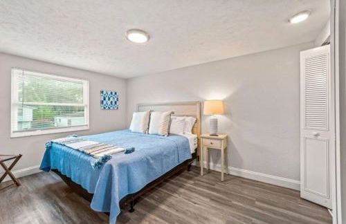 Oversized 4bed + Converted Bedroom, HEATED Pool + Hot Tub - Photo 29