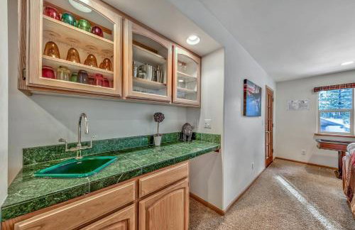 Black Bear Villa - large 4 BR 4 BA hot tub game room - Foto 8