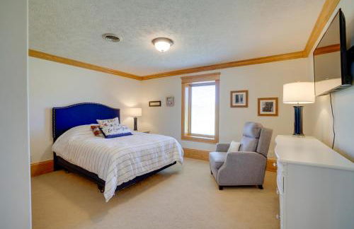 Spacious McArthur Home Private Hot Tub and Pond! - Photo 24