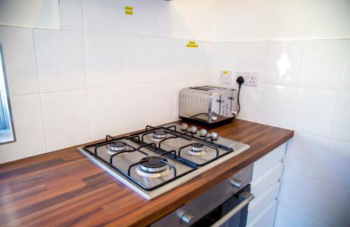 Lucky Home 15 - Near BAE, Docks, Lake District - Ideal for Trade & Family - 2 Bedrooms - One Double Bed in Each Bedroom - Max 4 Guests - Photo 23