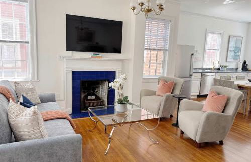 Classy 3-Story Downtown Apt - Great Location - Foto 33