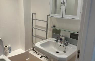Lovely Two Bedroom Flat - Foto 19