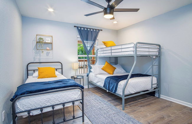 Spacious Delightful 4 BR/ 3 BA Close to Downtown - Foto 5