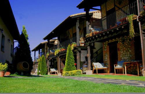 El Canchal de la Gallina -Cafetería -Aparcamiento gratis - Jacuzzi - Piscina de agua caliente abierta desde el 28 de Marzo - Foto 22