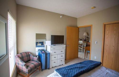 BEAUTIFUL COZY CONDO with POOLS/GYM-SELF CHECK-IN - Foto 10