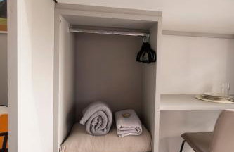 107-Studio compacto, moderno, climatizado perto da UEL - Foto 53