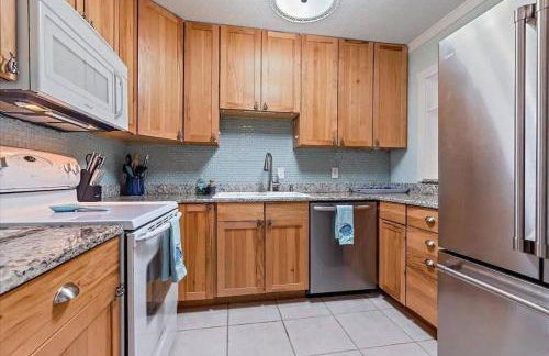 CANAL FRONT! Bring or rent a boat, near AMI/IMG. - Foto 9